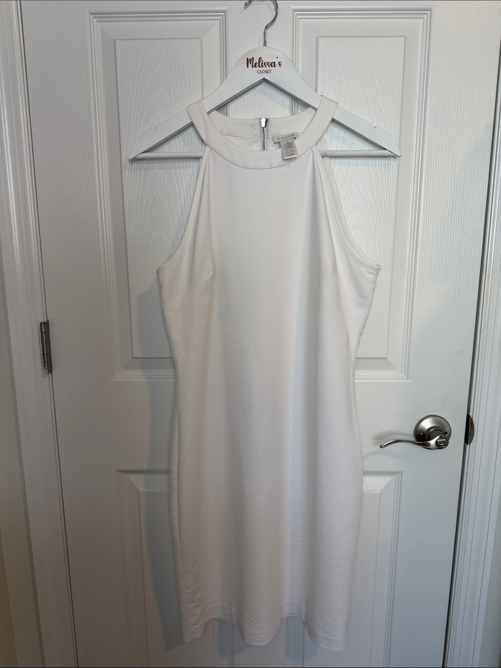 Caché White Sleeveless Sheath Dress Size 12 Exposed Back Zip lined